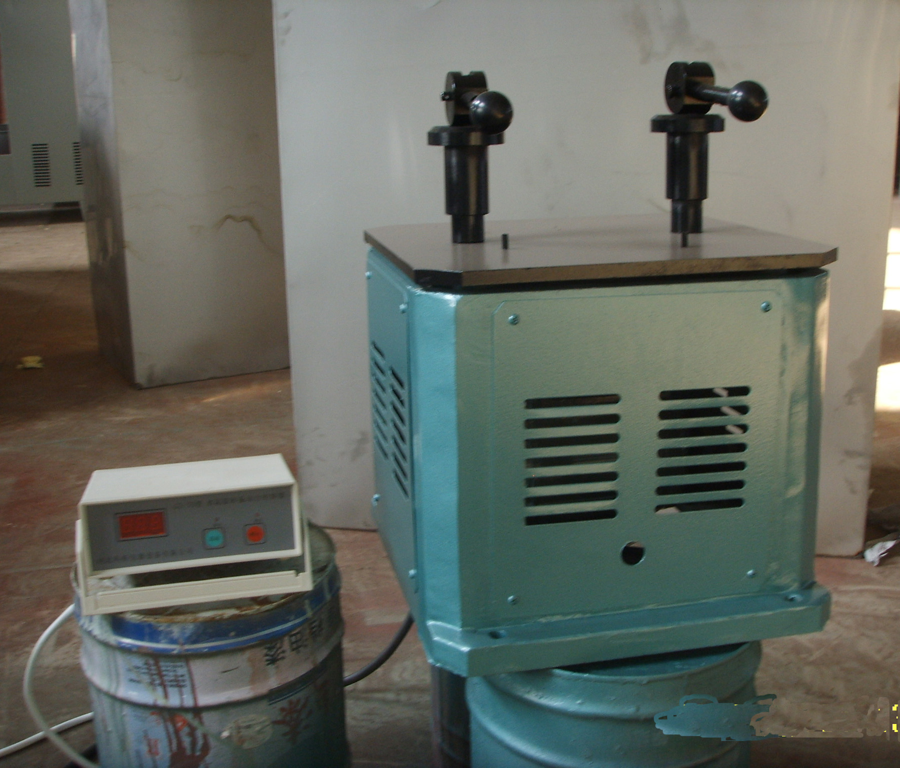 Cement Shaking Vibrating Table GZ-75