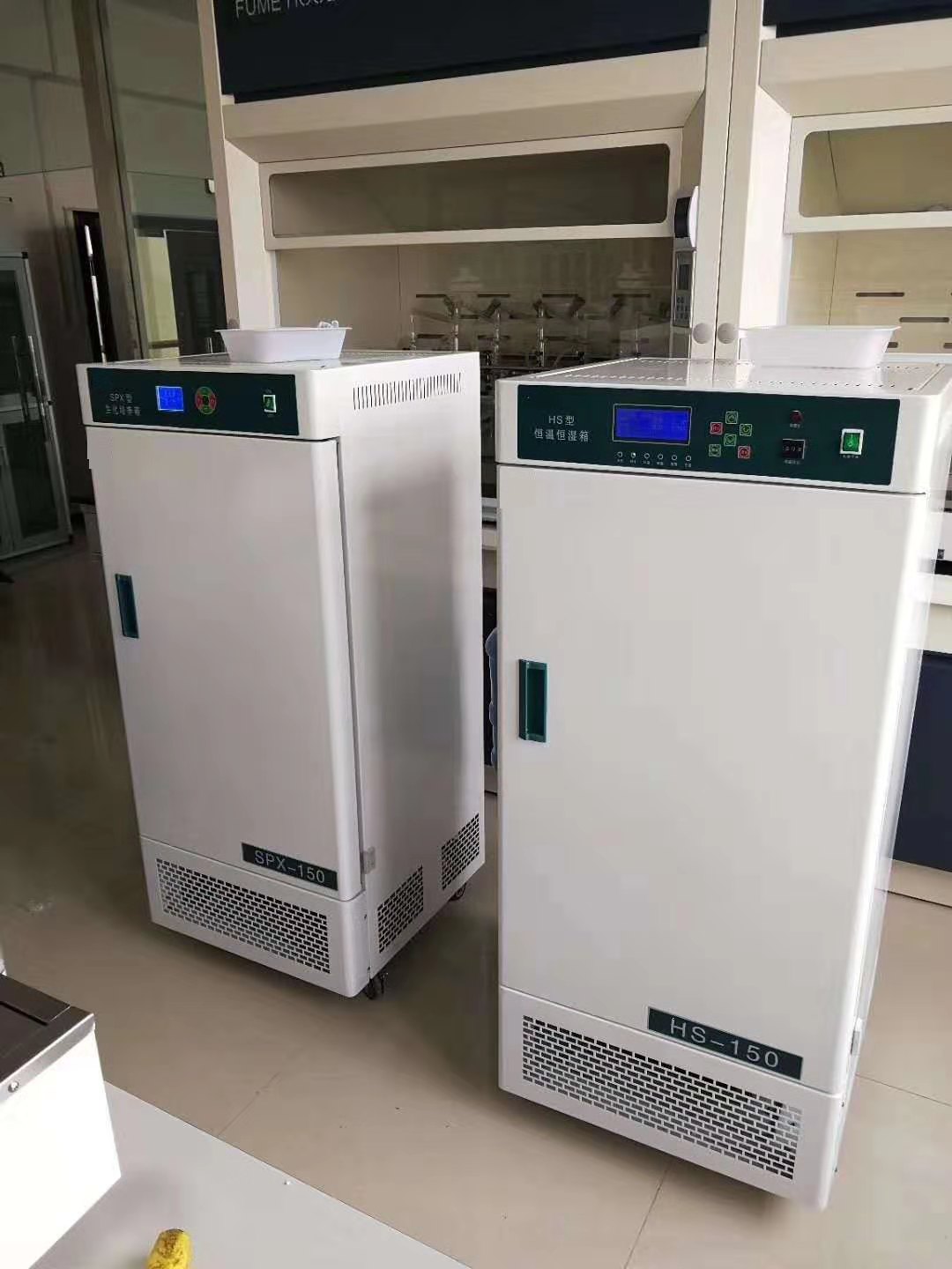 Laboratory Constant Temperature Incubators with Digital Controller