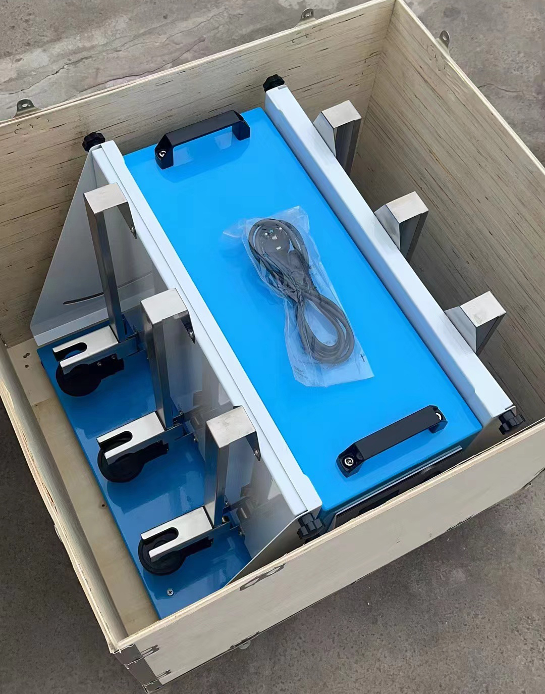 Laboratuvar dağıtım hunisi dikey osilatör