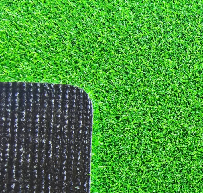 The Ultimate Urban Oasis with Golf Synthetic Grass on a Skyscraper’s Roof