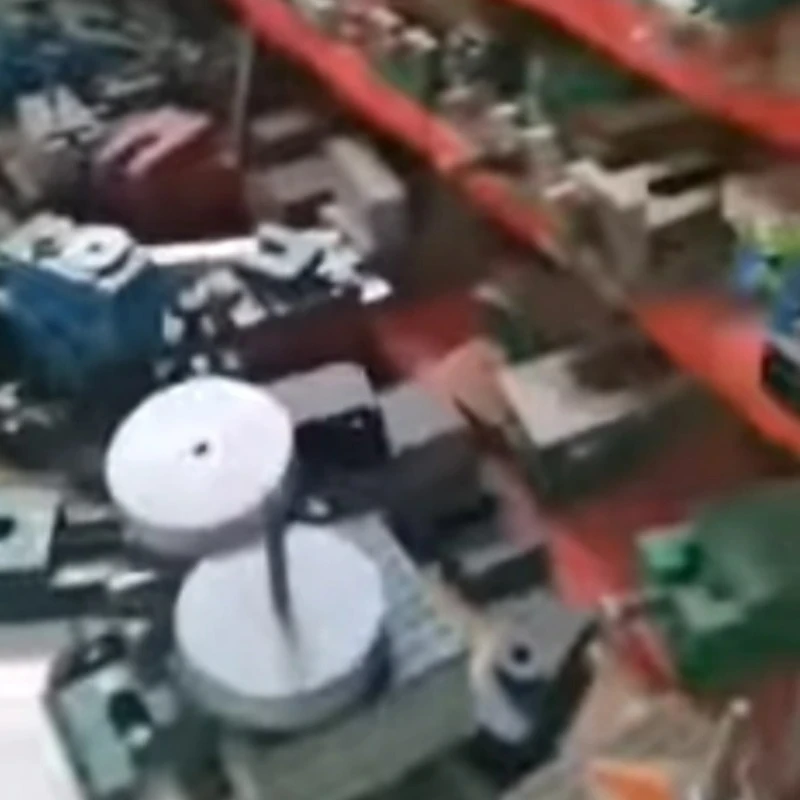 বিভিন্ন মডেলের সমাপ্ত মেশিন সরঞ্জাম সমতলকরণ ফুট প্রদর্শন