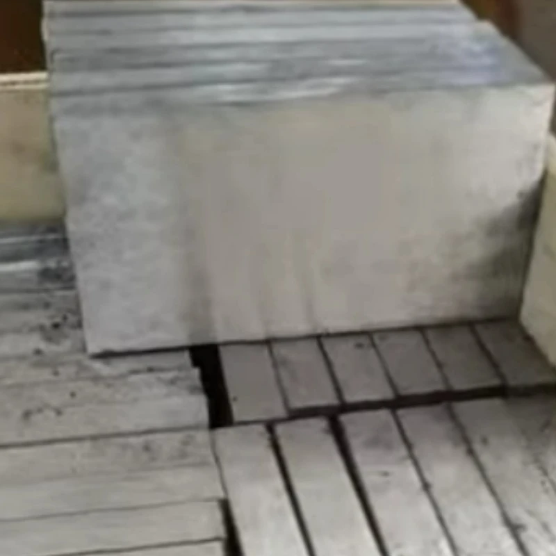 Inclined Shims And Flat Shims Are Packed And Shipped