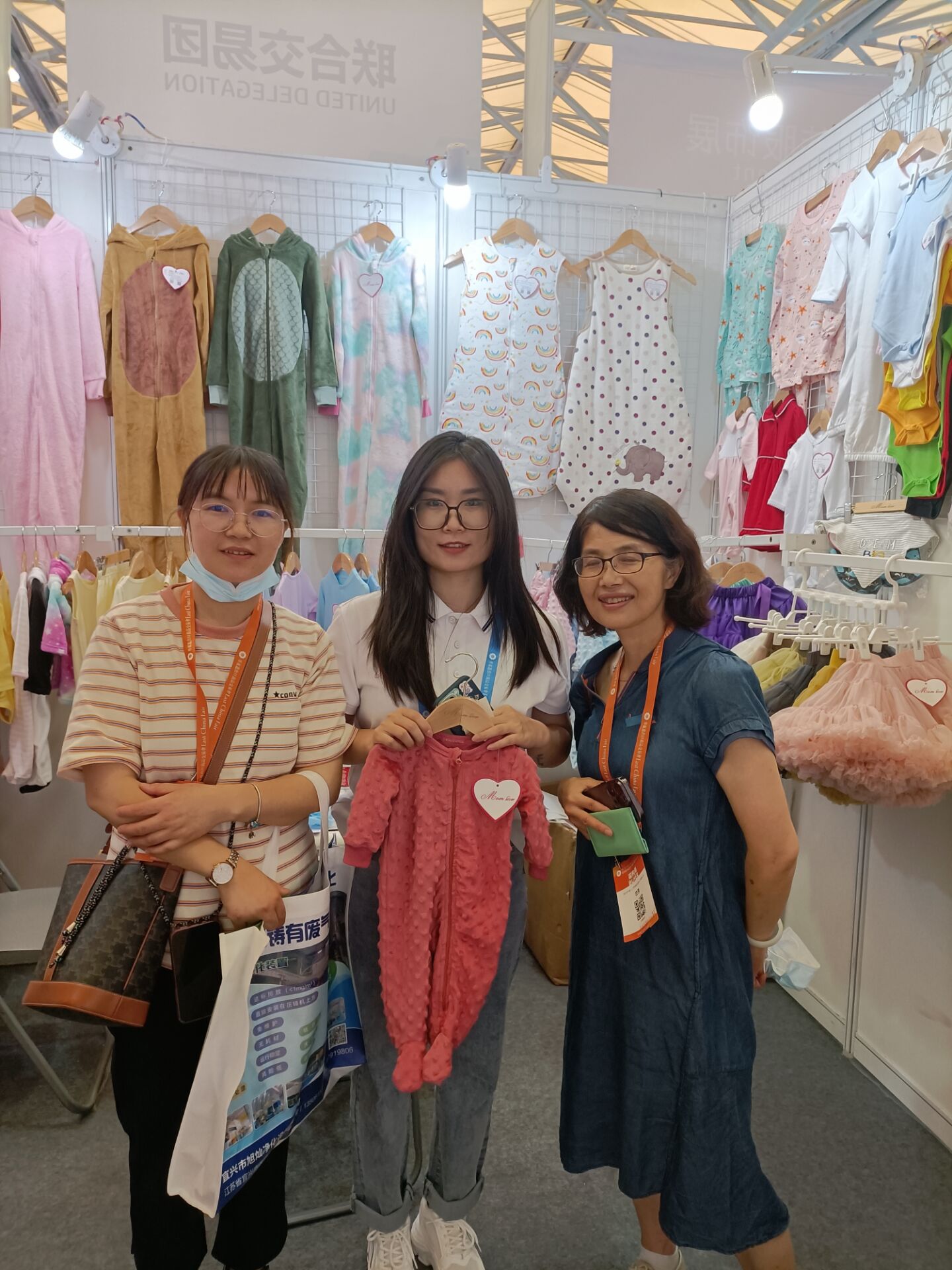 childrens clothing supplier