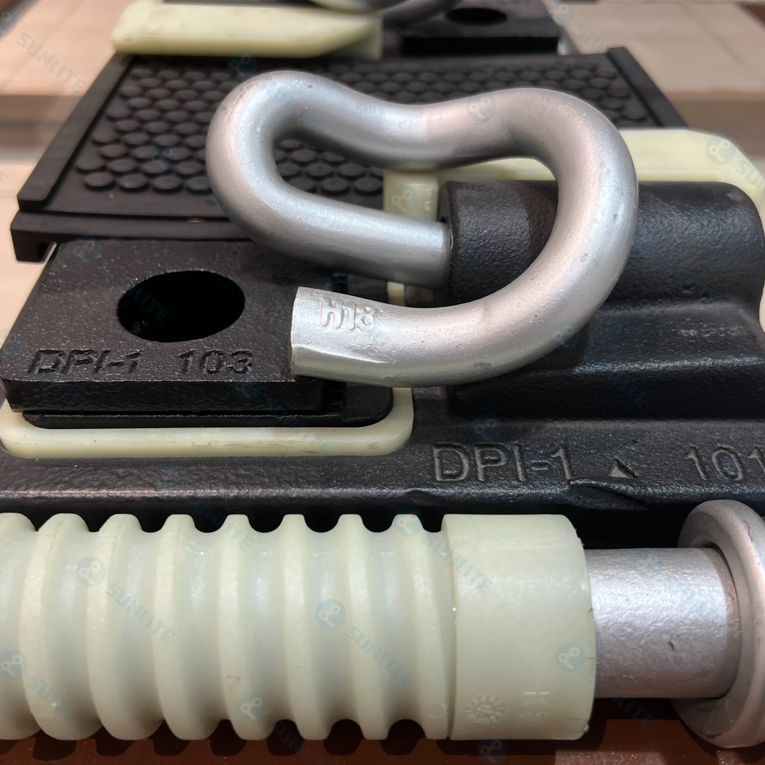 isolators سولەیت sulite isolators