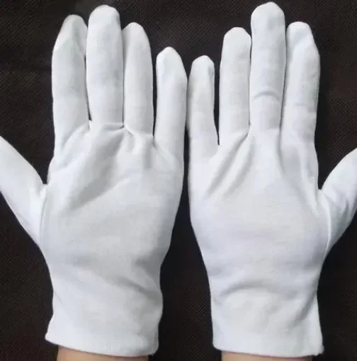 The Indispensable Role of Premium Car Cleaning Gloves in Vehicle Care