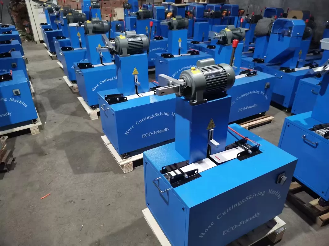 Zwiększanie dokładności montażu węży za pomocą maszyn do skórowania węży