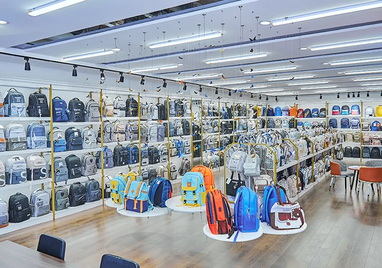 custom luggage manufacturer