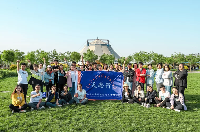 luggage manufacturers