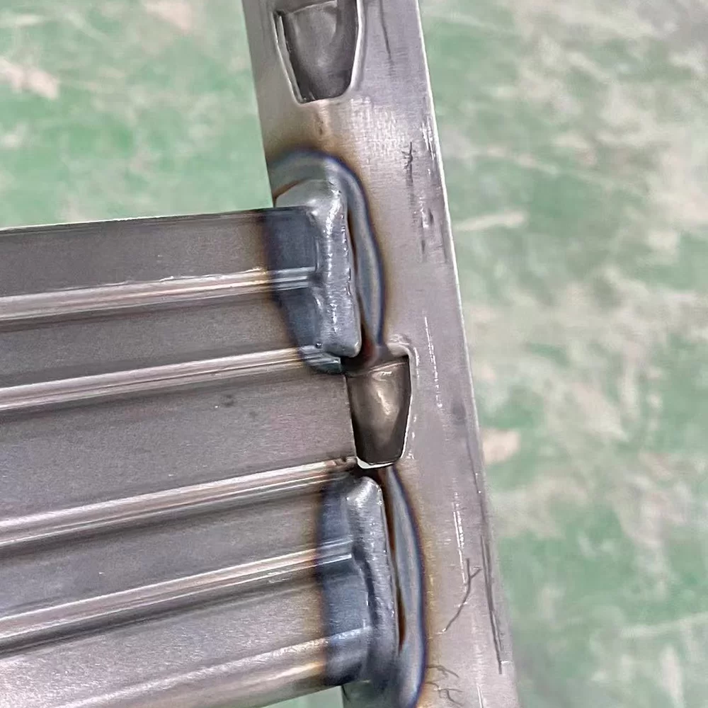 Welding Machine For Storage Beam And Side Hook