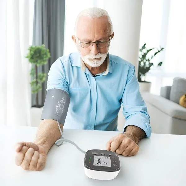 Winter Health Tips for Seniors: Staying Comfortable with Blood Pressure and Blood Sugar Checks in the Cold Months