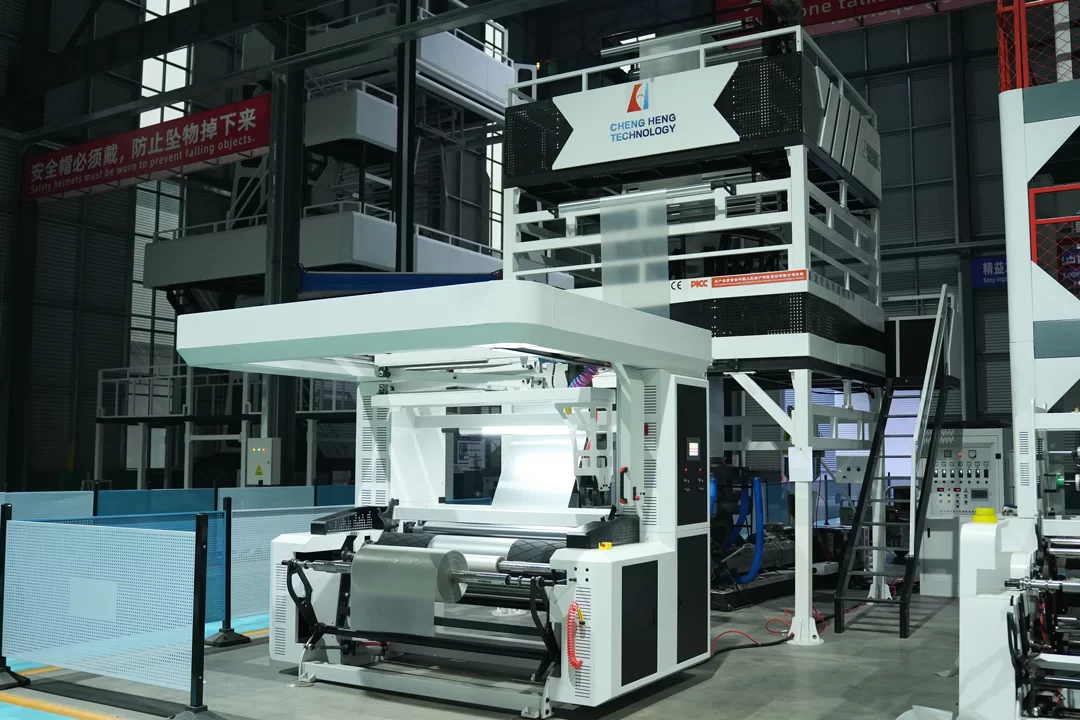 Princip stroje na vyfukování filmu