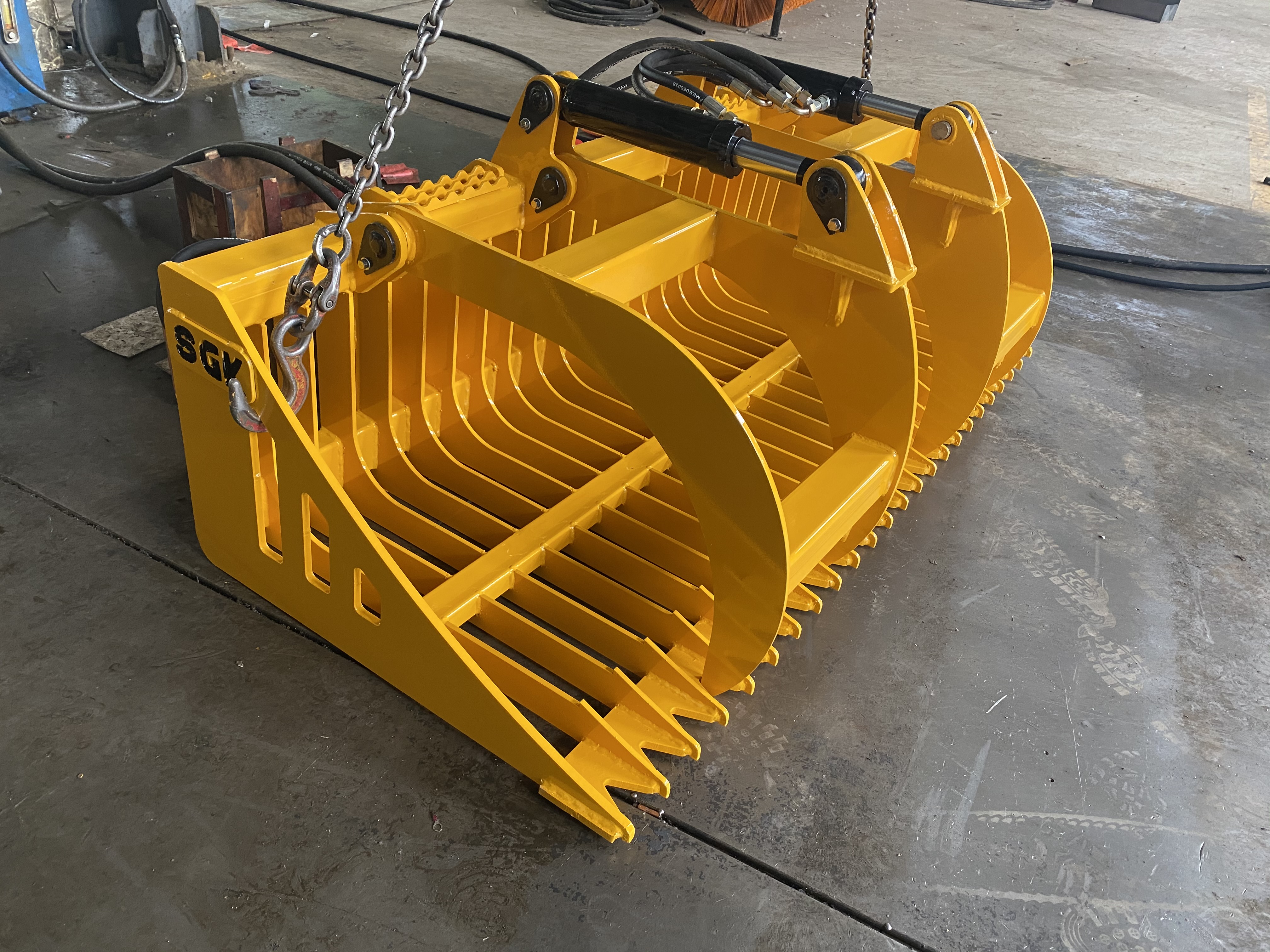 ބާލިދީ ގްރެޕްލްސް (2)