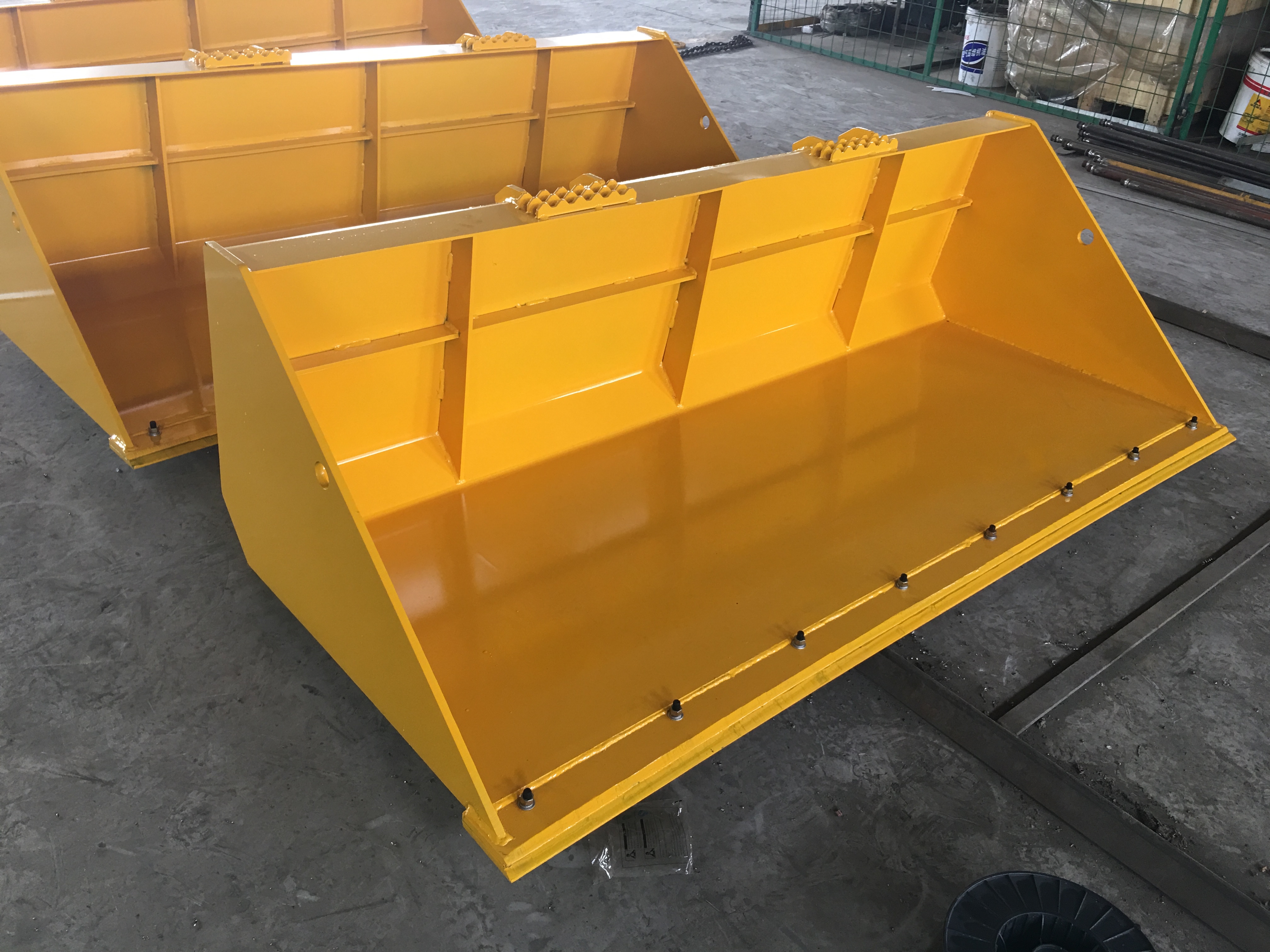 መደበኛ ባልዲዎች (3)