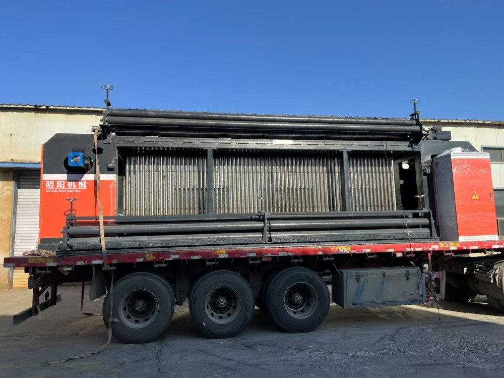 PLC heavy type gabion wire mesh machine shipped sailing