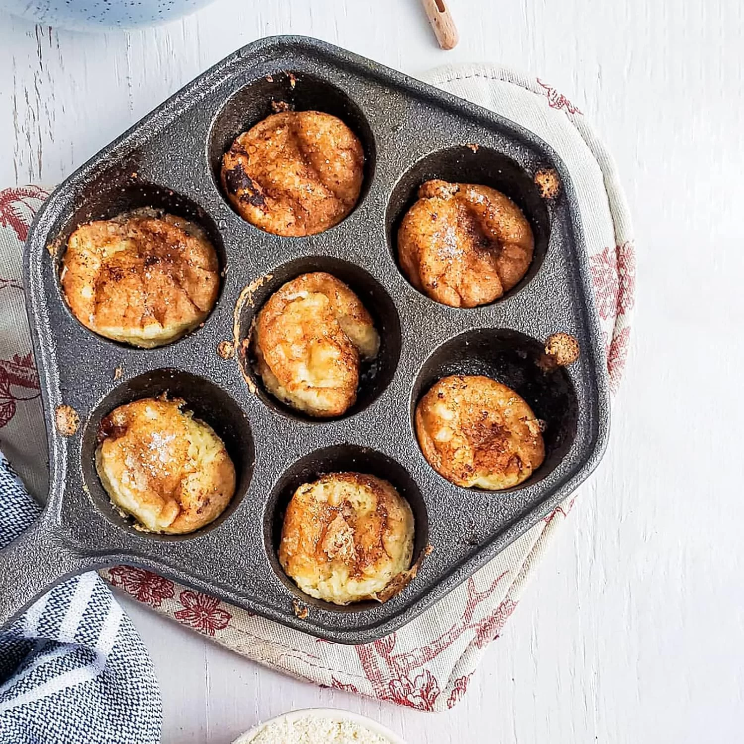 Litoželezna ponev Aebleskiver za štedilnik s stekleno ploščo
