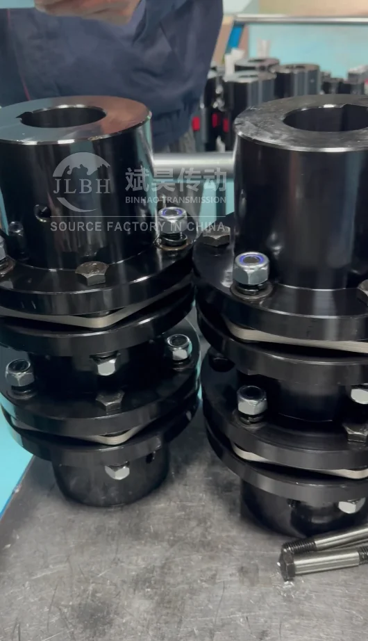 Accouplement élastique à double membrane de type SJM