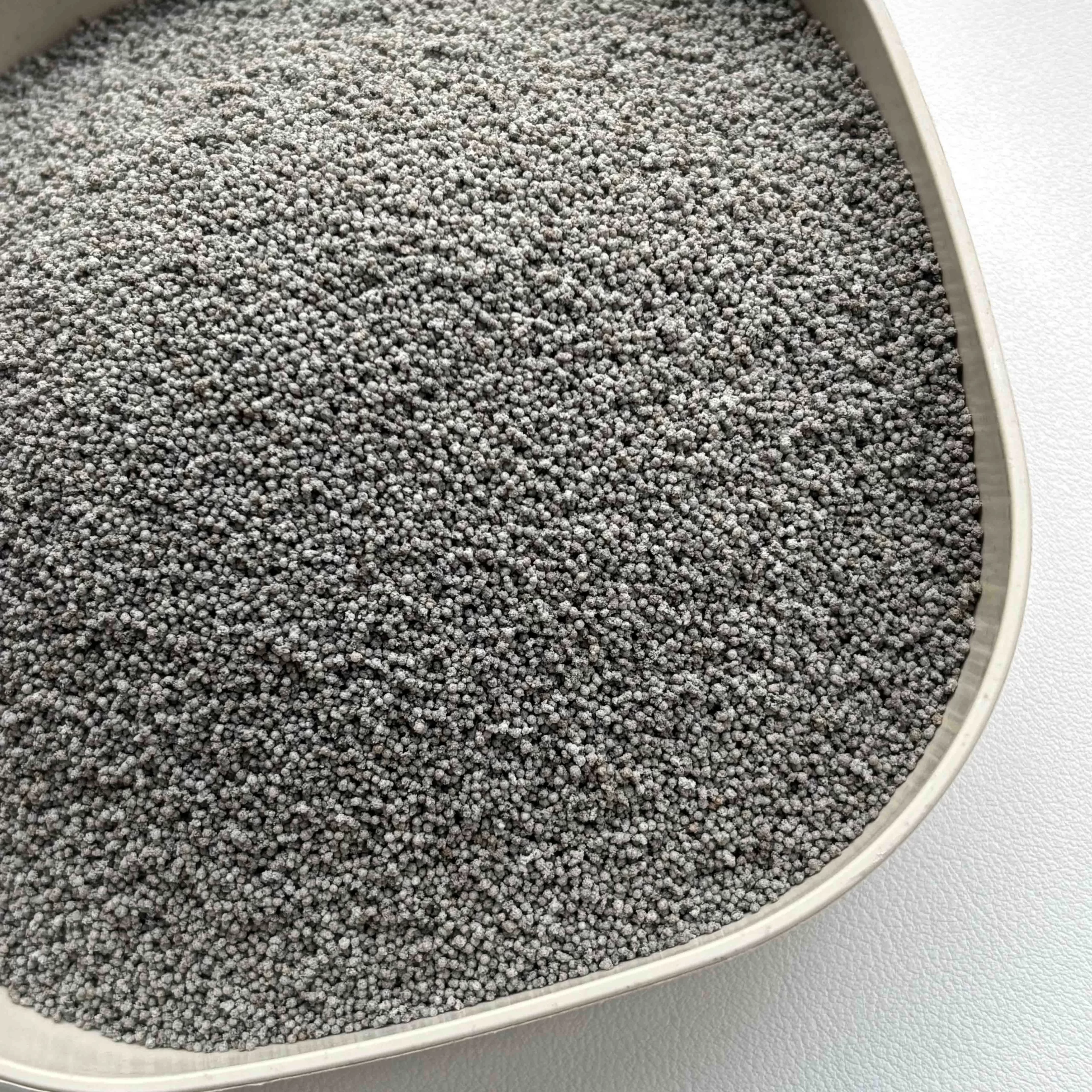 میکروکره های خاکستر بادی در مواد متالورژی، صنعت مصالح ساختمانی و افزودنی های گل حفاری استفاده می شود.