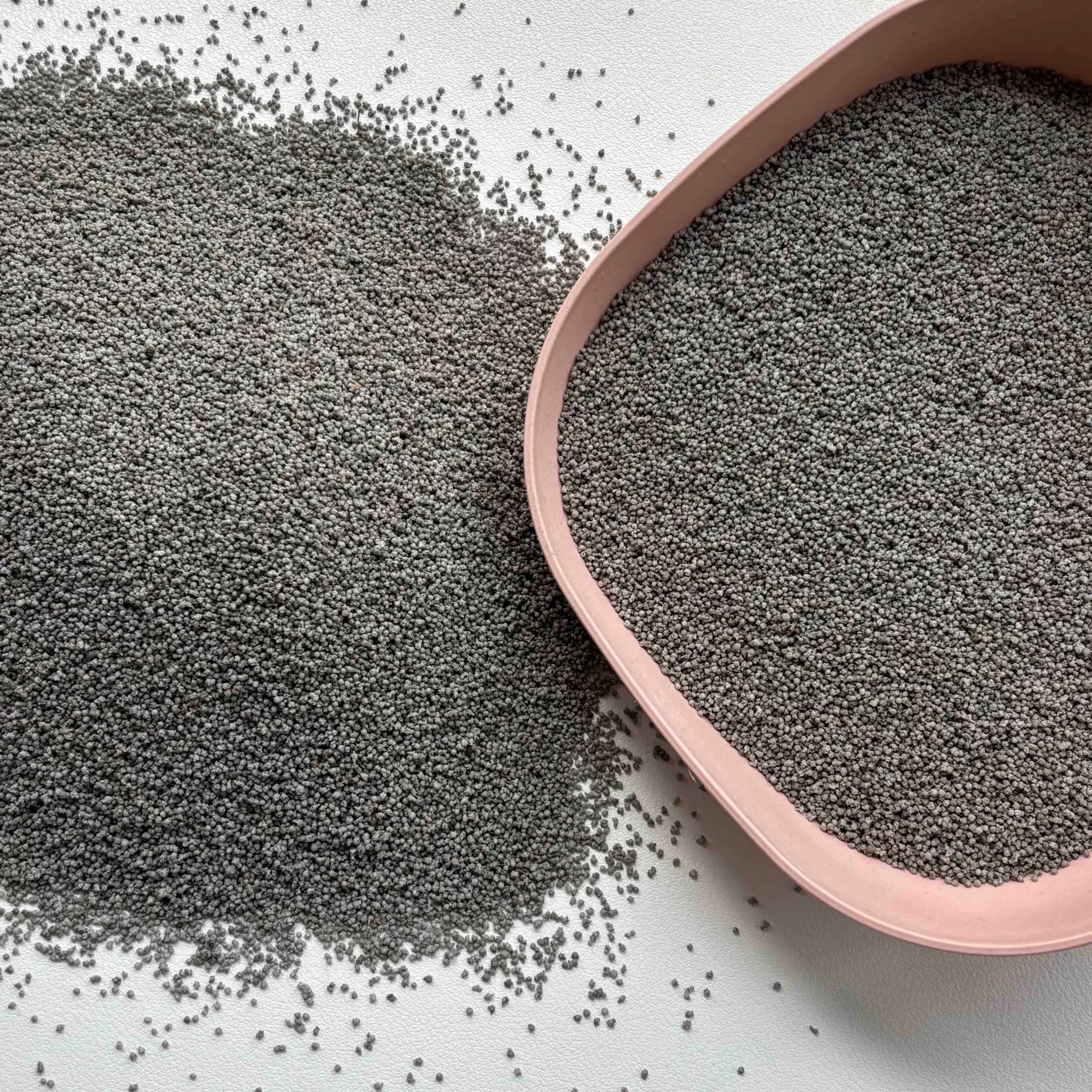 میکروکره های خاکستر بادی در مواد متالورژی، صنعت مصالح ساختمانی و افزودنی های گل حفاری استفاده می شود.