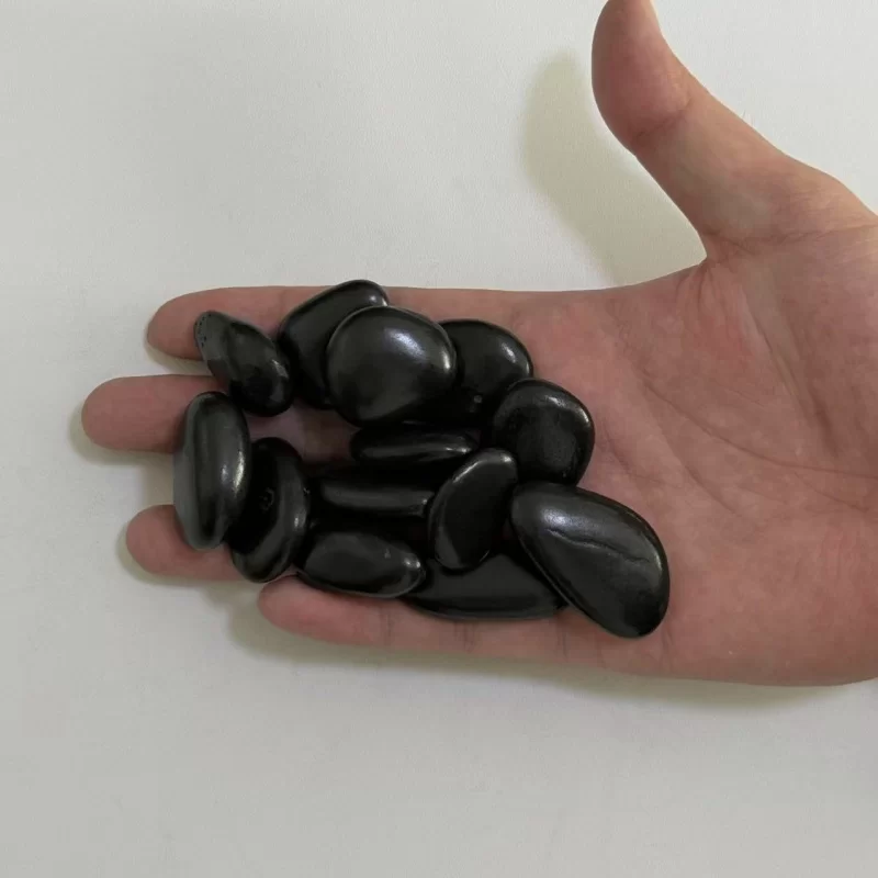 أحجام مختلفة من الحصى الطبيعية لتزيين المناظر الطبيعية في الهواء الطلق