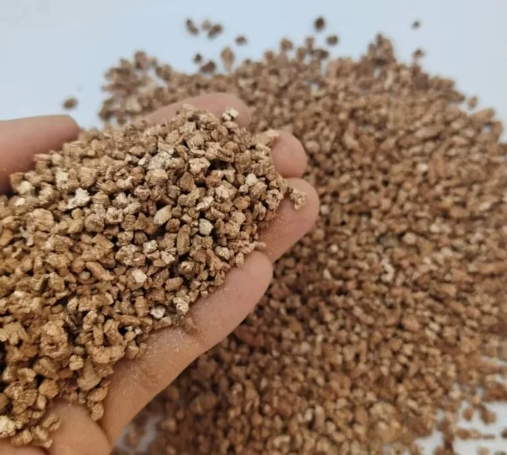 Horticultural Expanded Vermiculite, Used As A Soil Amendment, Seed Starter, And Plant Growth Medium, With Iso-Certified Vermiculite