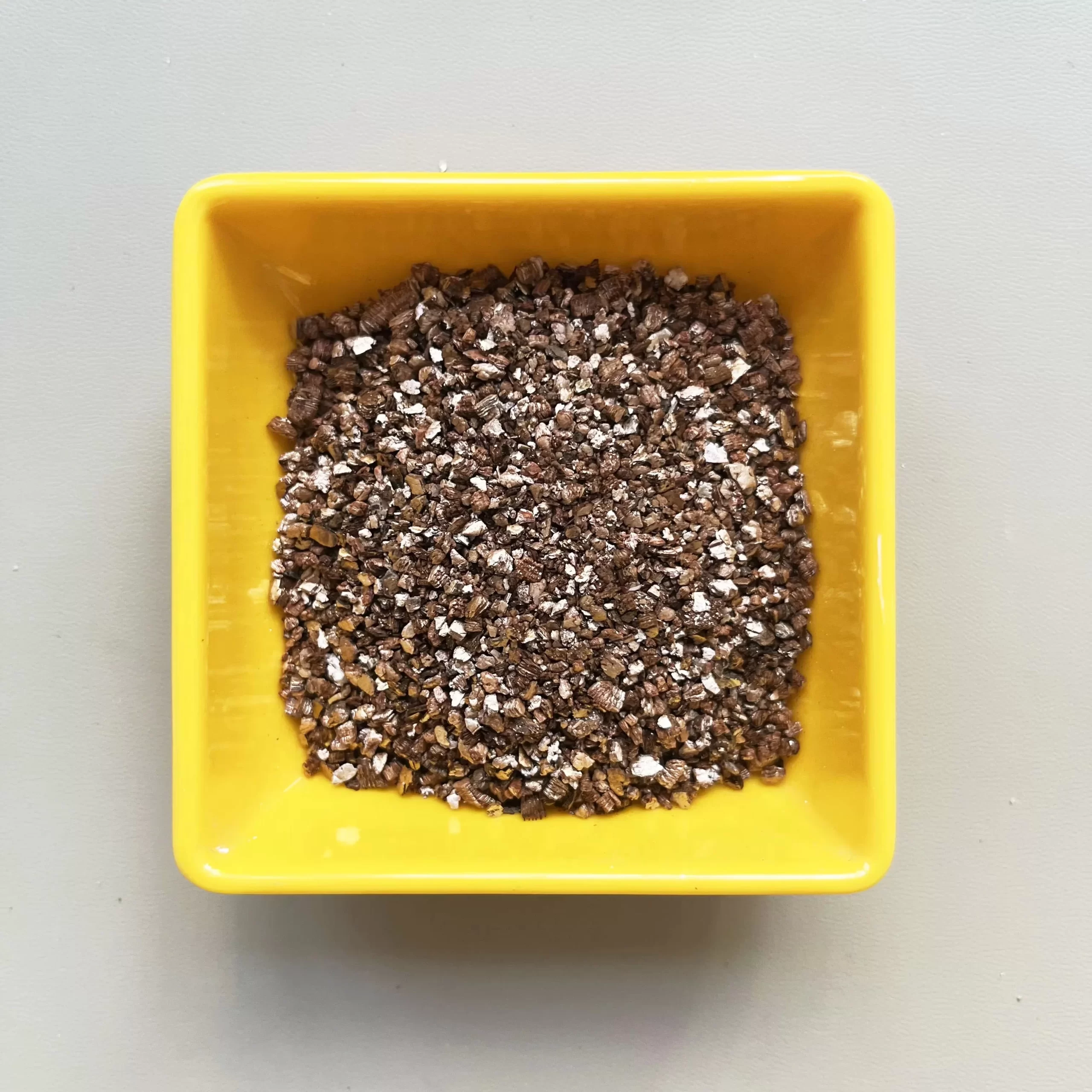 Horticultural Expanded Vermiculite, Used As A Soil Amendment, Seed Starter, And Plant Growth Medium, With Iso-Certified Vermiculite