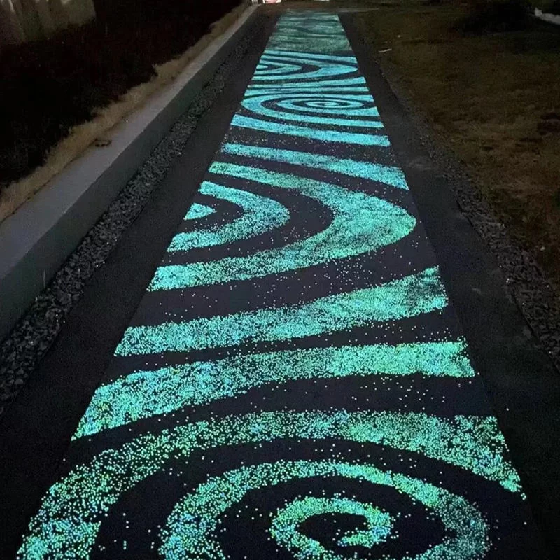 Pierres lumineuses en résine flexible pour l’éclairage des Tousées de jardin