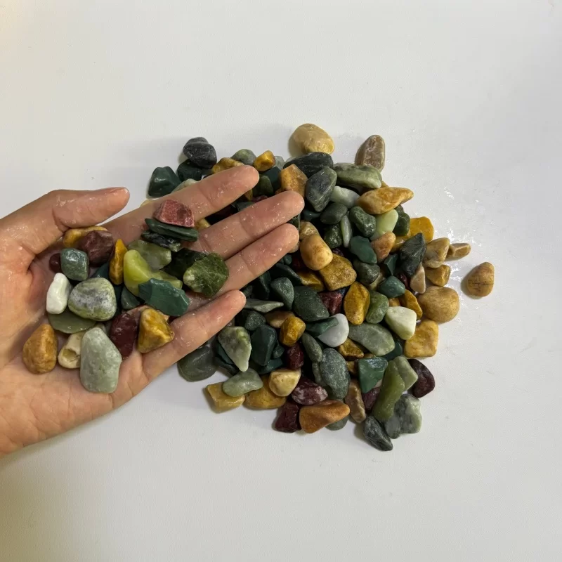 Kerikil Alami: Fitur Air Taman & Bahan Paving