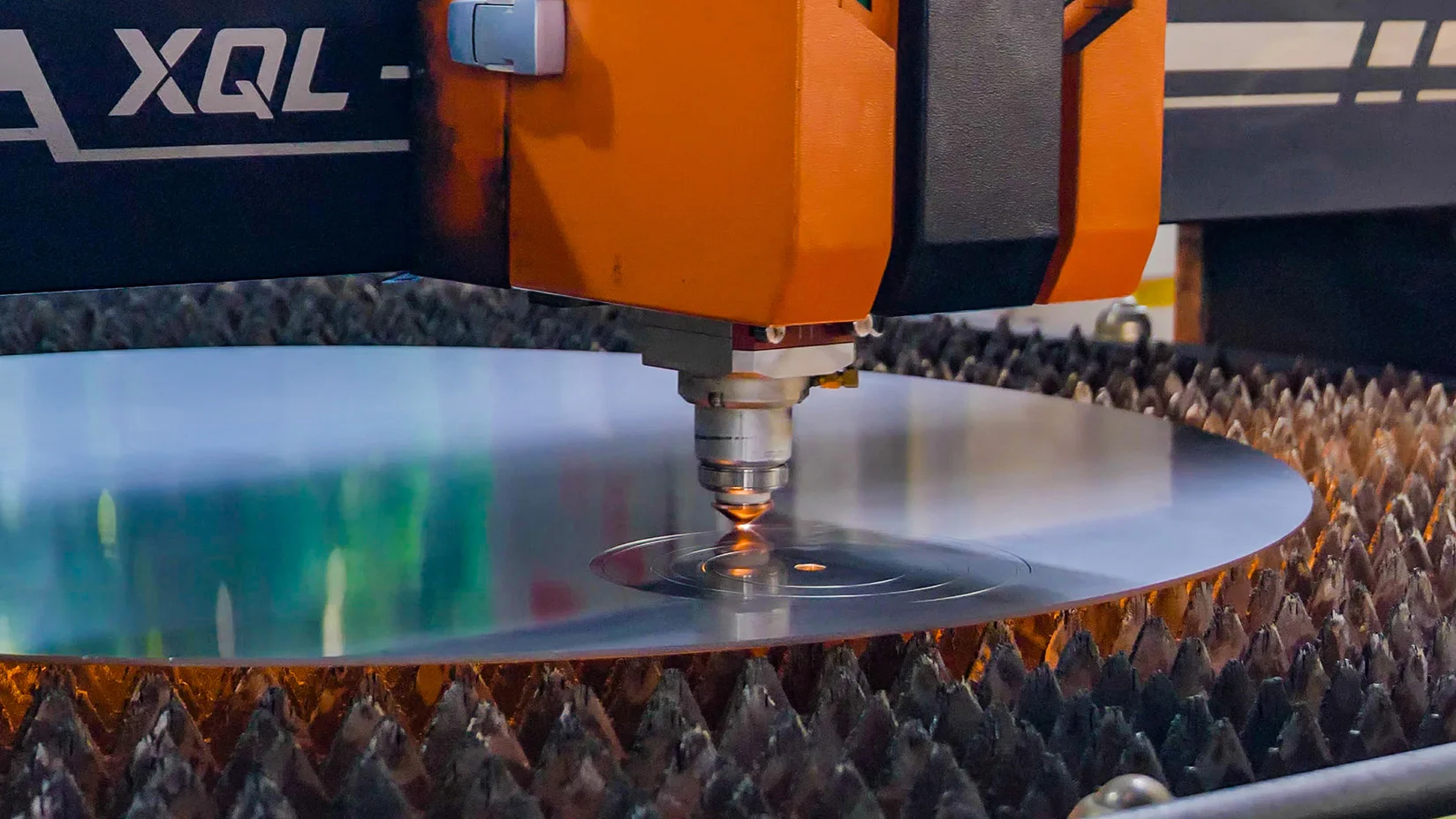 Spiral wound gasket manufacturing - Laser cutting the stainless steel rings