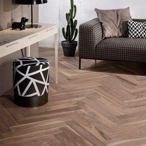 Understanding the Nuances of Engineered Oak Flooring for Modern Homes
