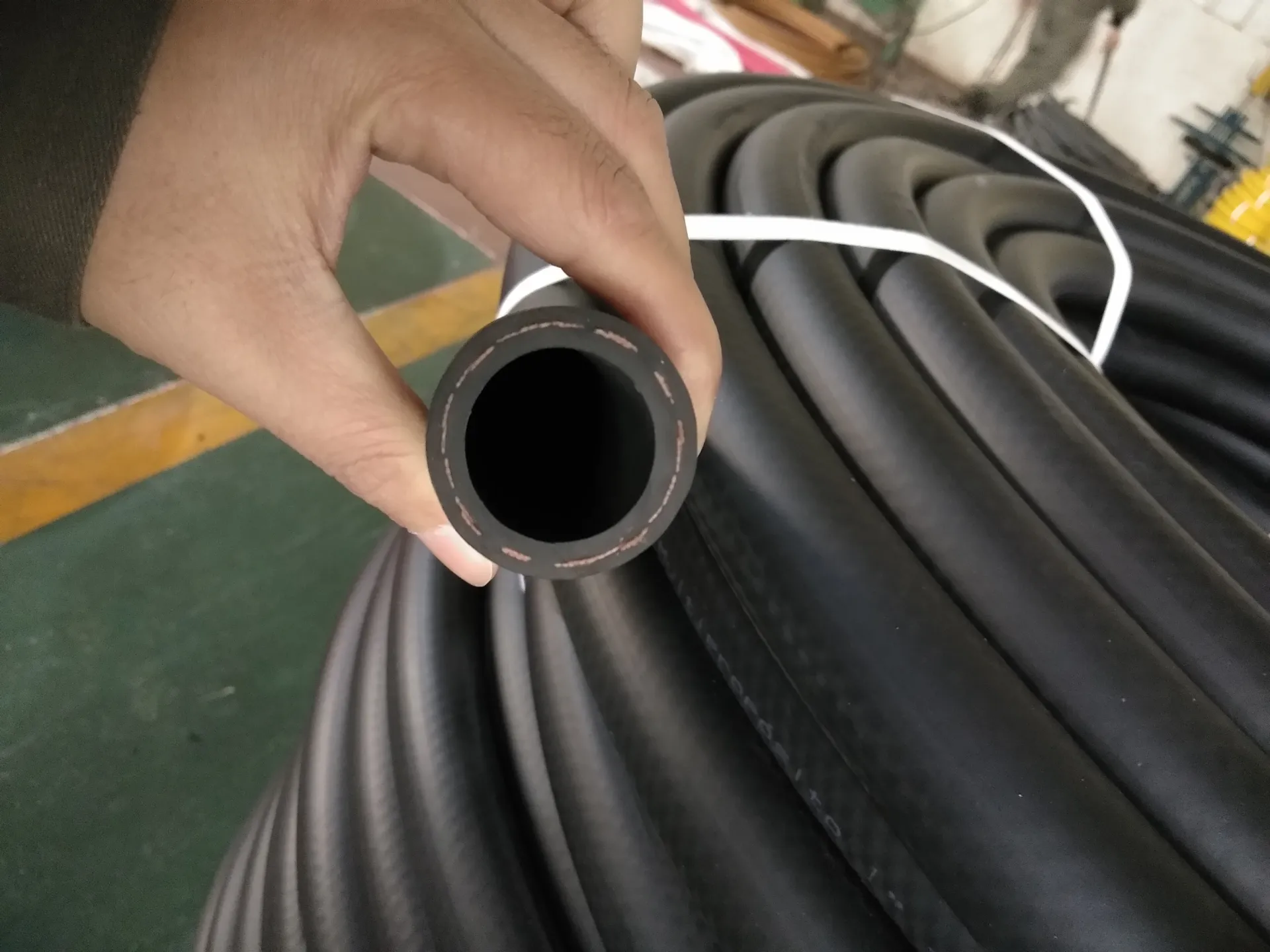 Oil Hoses for Small Workshops: Efficient Solutions for Smooth Operations