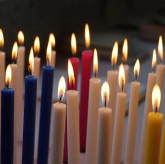 China Top White Candle Supplier for Bulk Orders and Event Decoration