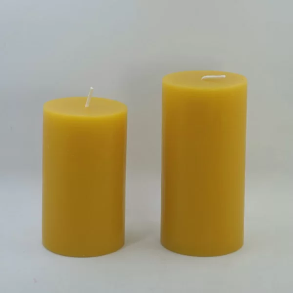 100 % reine natürliche Bienenwachskerzen im Großhandel | Gelbe Stumpenkerzen aus Bienenwachsmischung