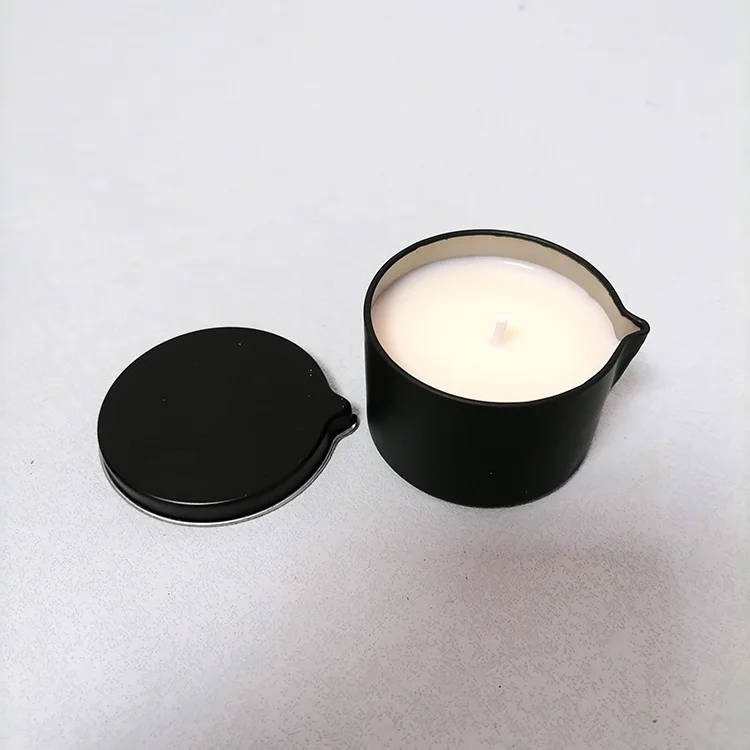 Massagekerze mit natürlichem ätherischem Öl im Blechbehälter | Entspannende Aromatherapie-Kerze