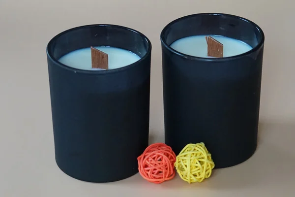 Luxuriöse Duftkerzen mit Holzdocht und natürlichem Sojawachs