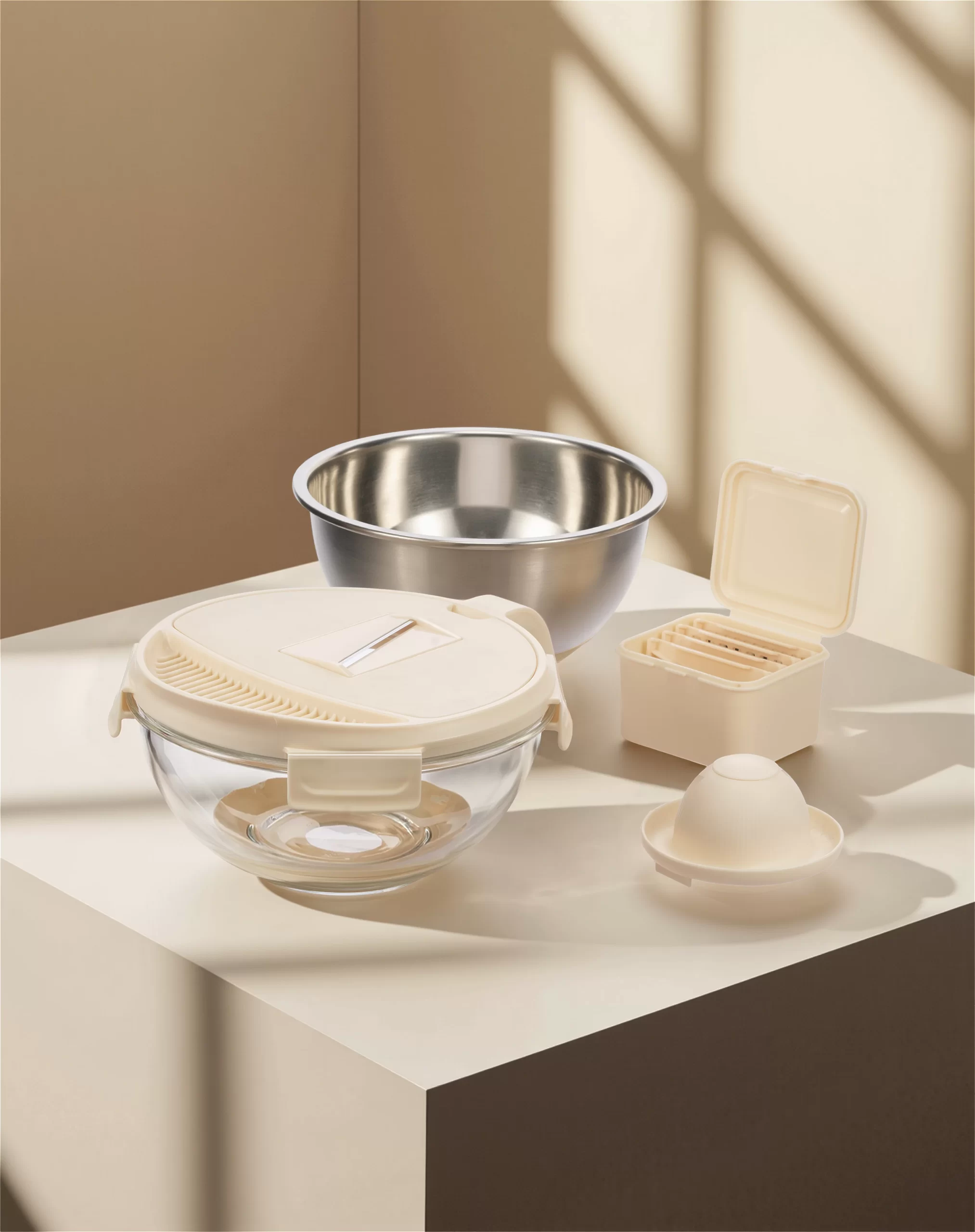 IKOO Multifunctional Borosilicate Glass Mixing Bowl with Grater