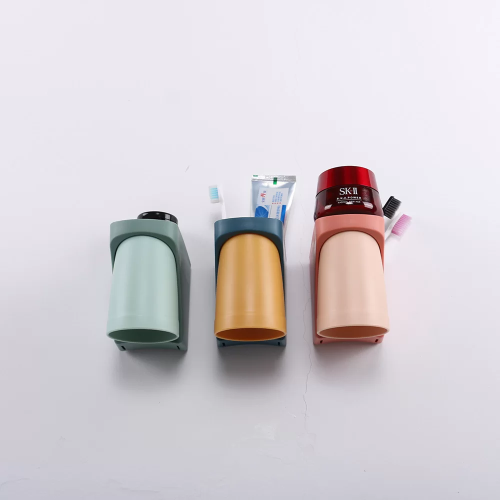Magnetic Mouthwash Cup (Set)
