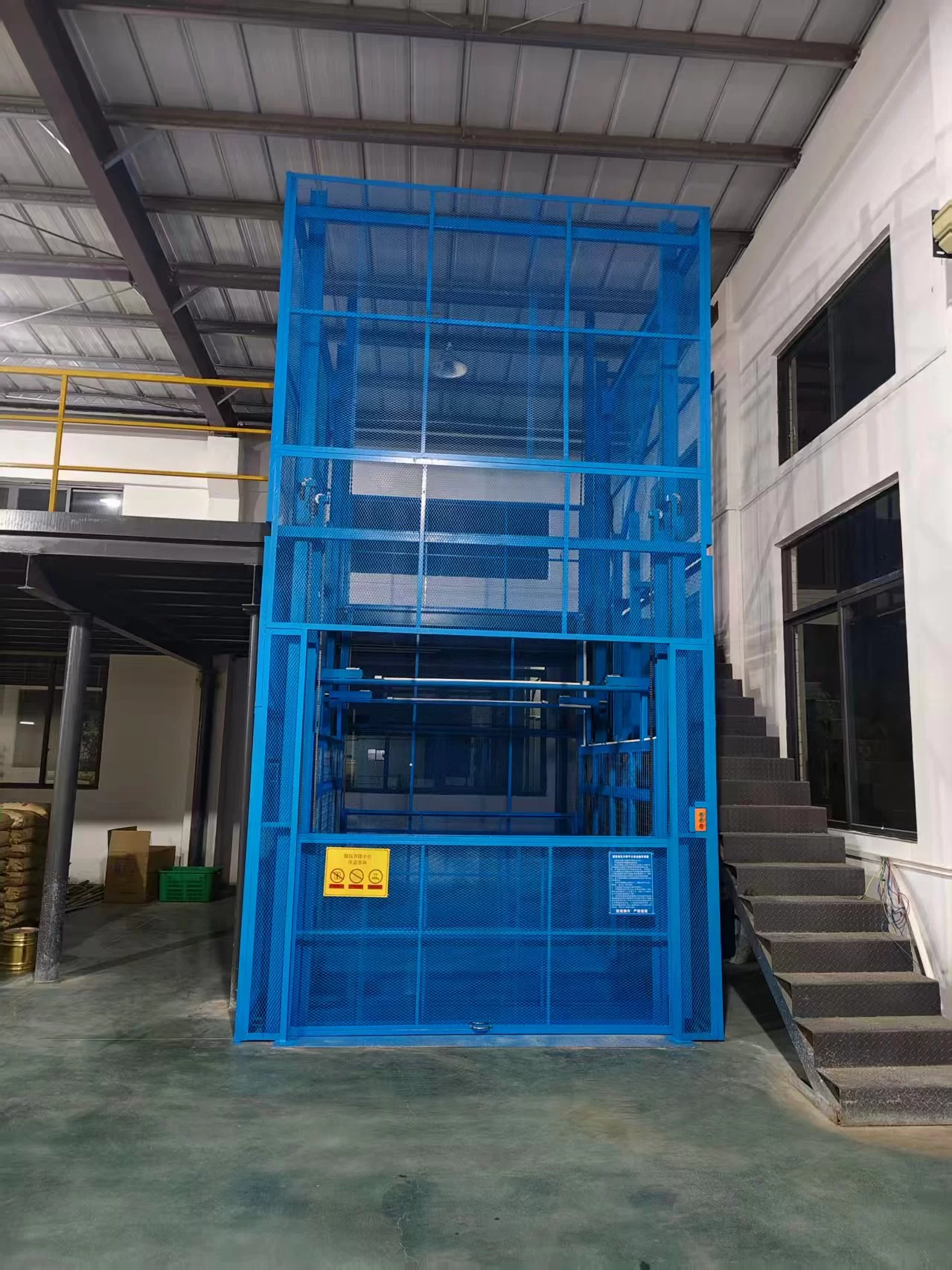 Custom loading dock lift Custom loading dock lift